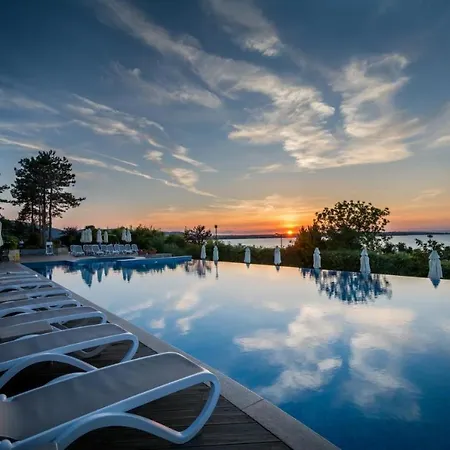 2 Bedroom Minimum Rent 2 Weeks * Sozopol